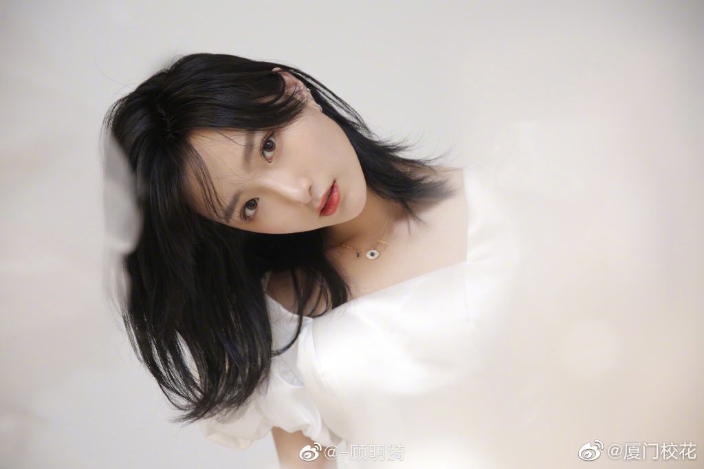 她叫顾明漪,00年,就读于中国传媒大学,很有气质的女生_高清图集_新浪