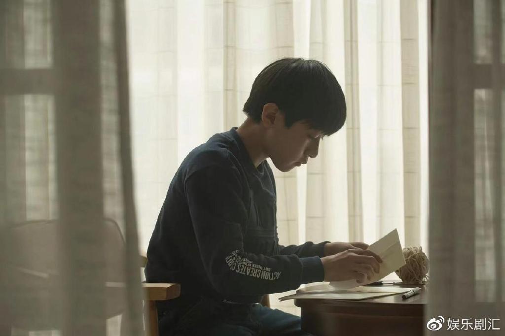 与杨新鸣上演“爷孙囧途”,《川流不“熄”》里的胡昌霖是大熟脸__财经头条