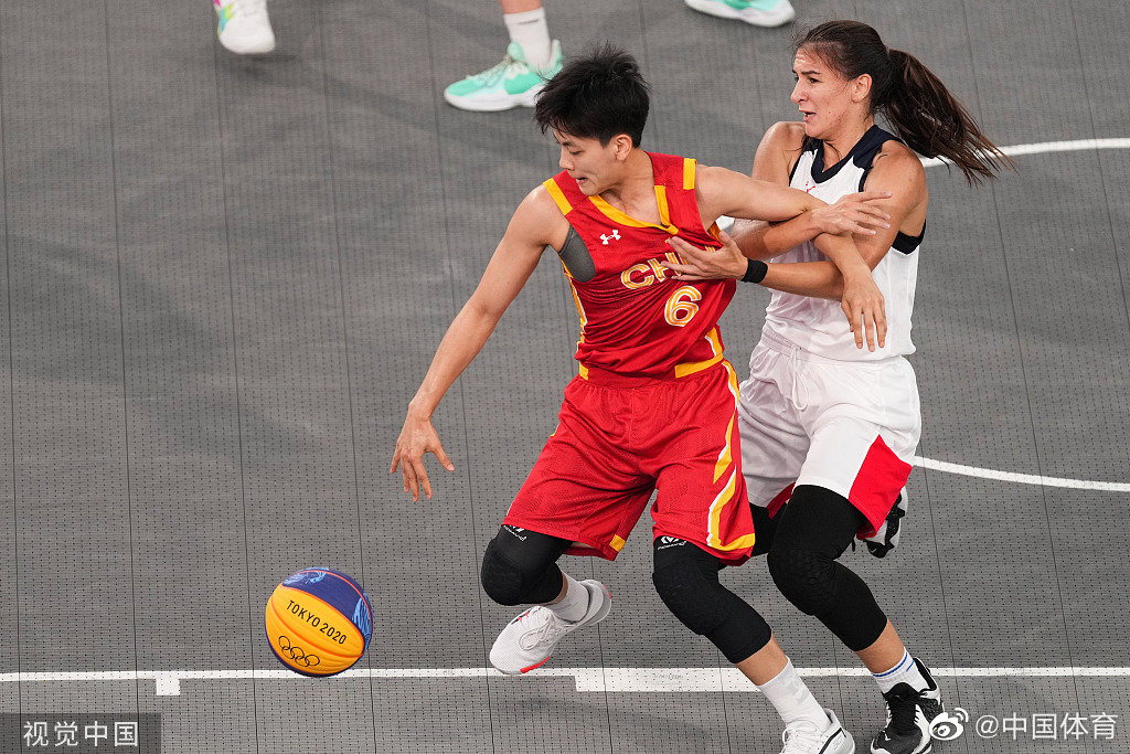 在刚刚结束的女子3v3篮球半决赛比赛中……_高清图集_新浪网