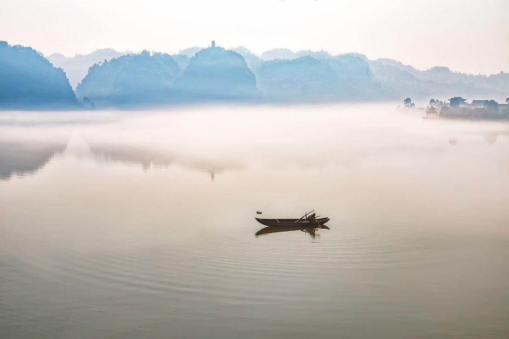 扁舟江上神仙客