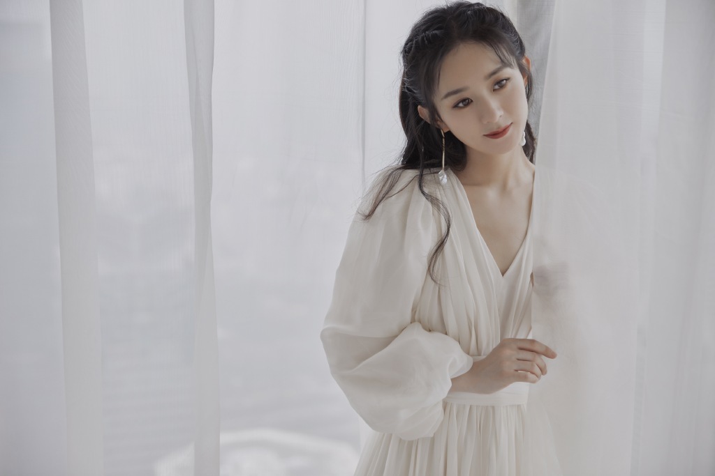 赵丽颖|泡泡袖白裙写真