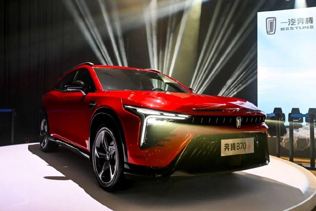 用着奔驰、沃尔沃技术，卖着国产价