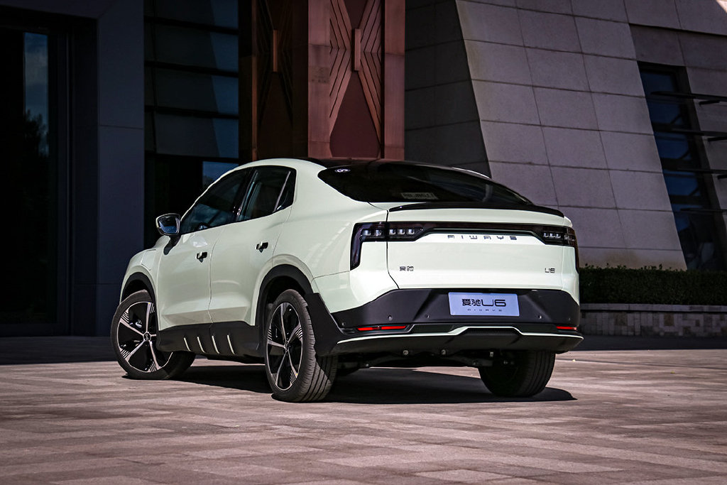 推好声音特别版 限量2666台 爱驰u6上市售21.99万元-新浪汽车