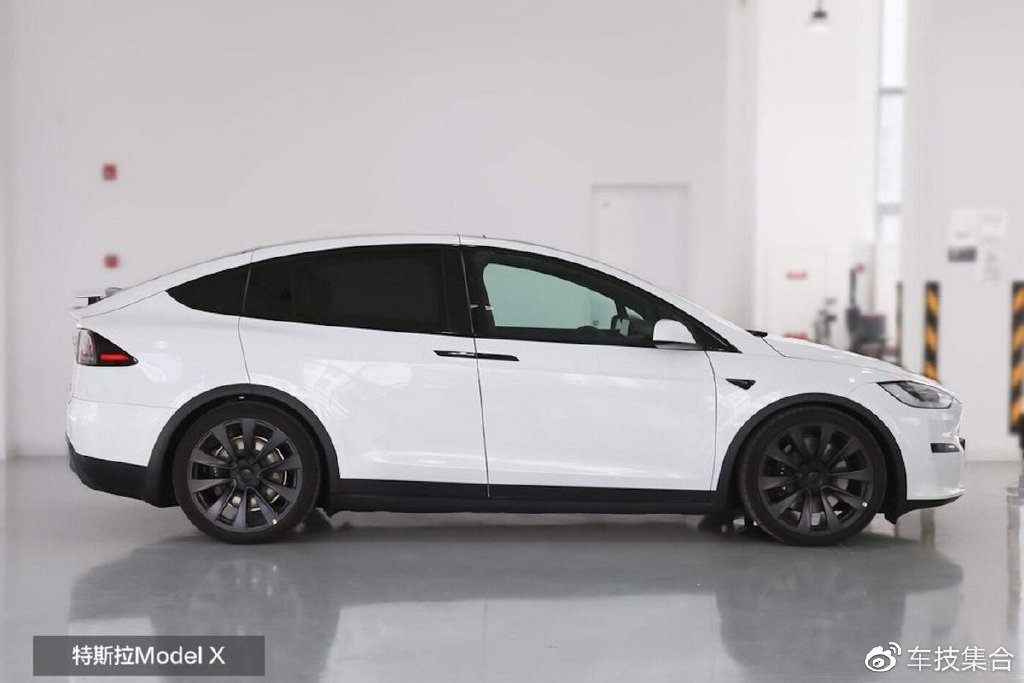 花上80多万买SUV，要进口Model X，还是国产宝马X5？休闲区蓝鸢梦想 - Www.slyday.coM