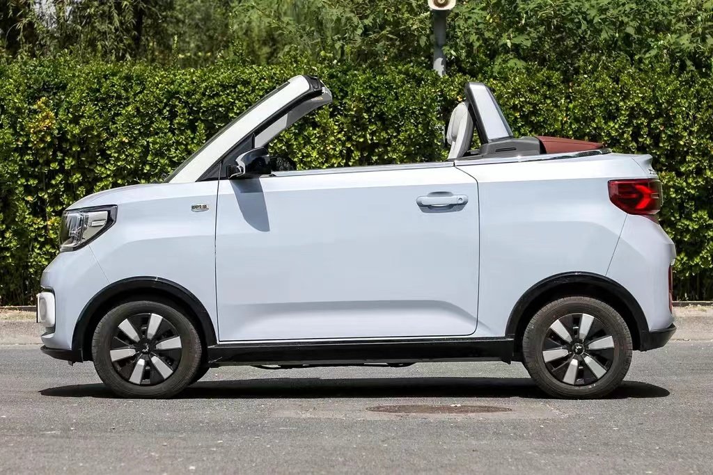 售价999万元五菱宏光miniev敞篷版开放线上预订你会买吗