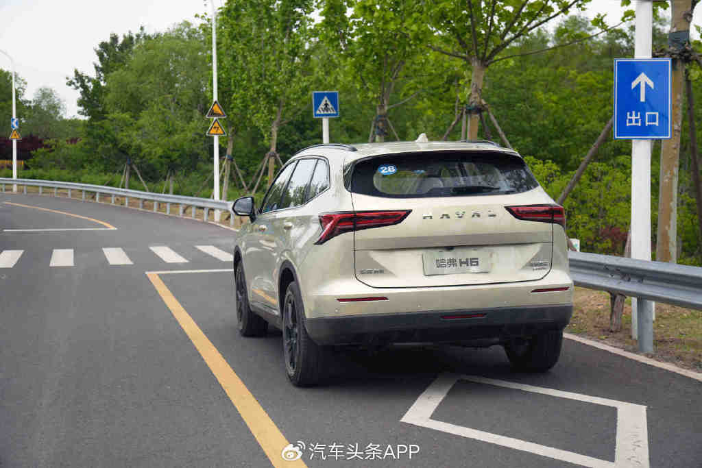 更年轻,更智能,"国民神车"全面焕新——试驾新一代哈弗h6