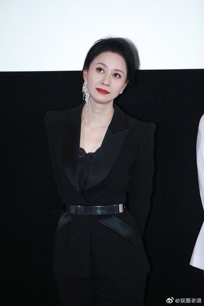 迷人的倪红洁的视图