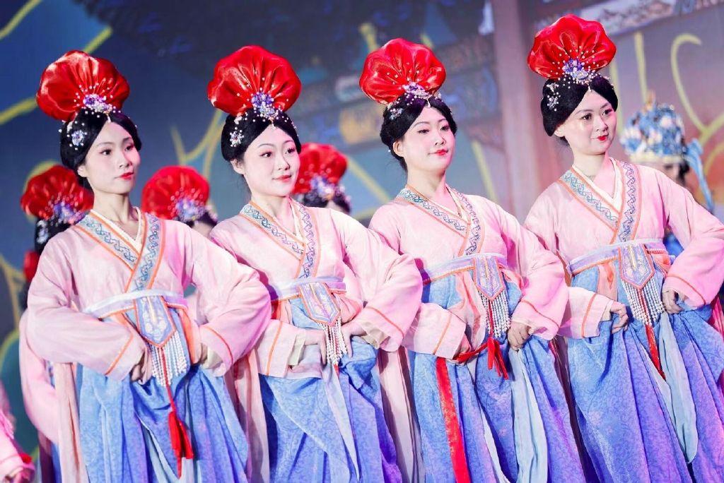 太原舞蹈团 舞蹈《宋时芳华》惊艳 中国·太原 文化旅游推介招商大会