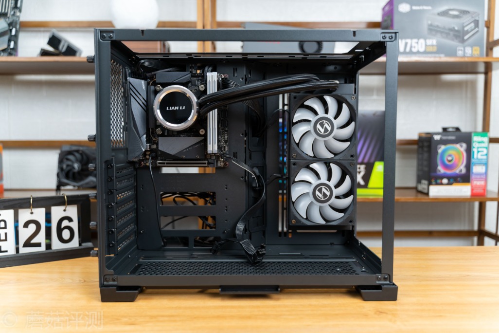体积小巧,空间变化多样,lianli 联力 包豪斯mini小型atx机箱