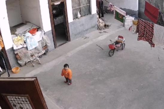 泪目!1岁7个月孩子对着监控不停喊妈妈,爸爸:今年过年一定回家休闲区蓝鸢梦想 - Www.slyday.coM 泪目!1岁7个月孩子对着监控不停喊妈妈,爸爸:今年过年一定回家休闲区蓝鸢梦想 - Www.slyday.coM