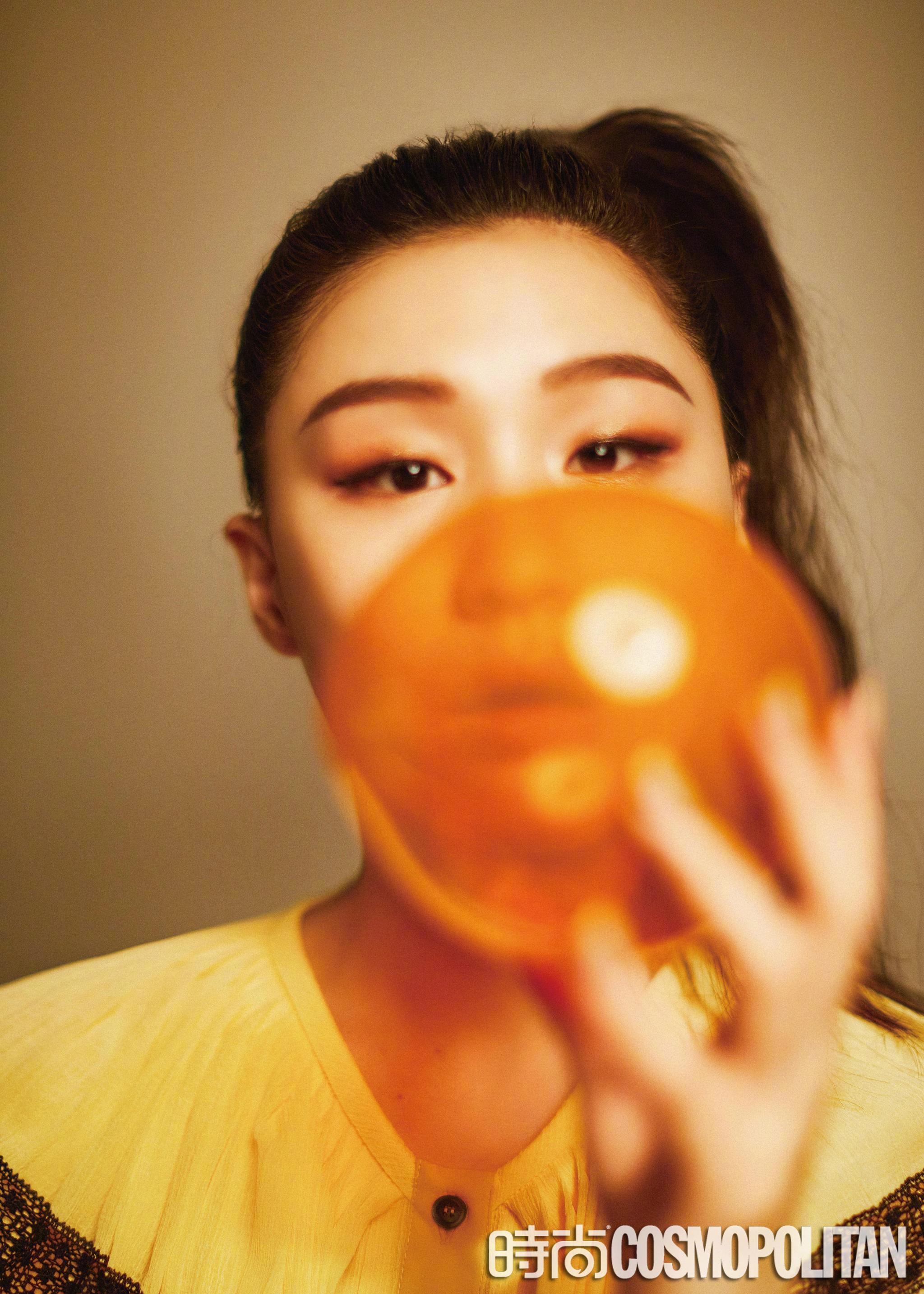 请用万花筒看金靖