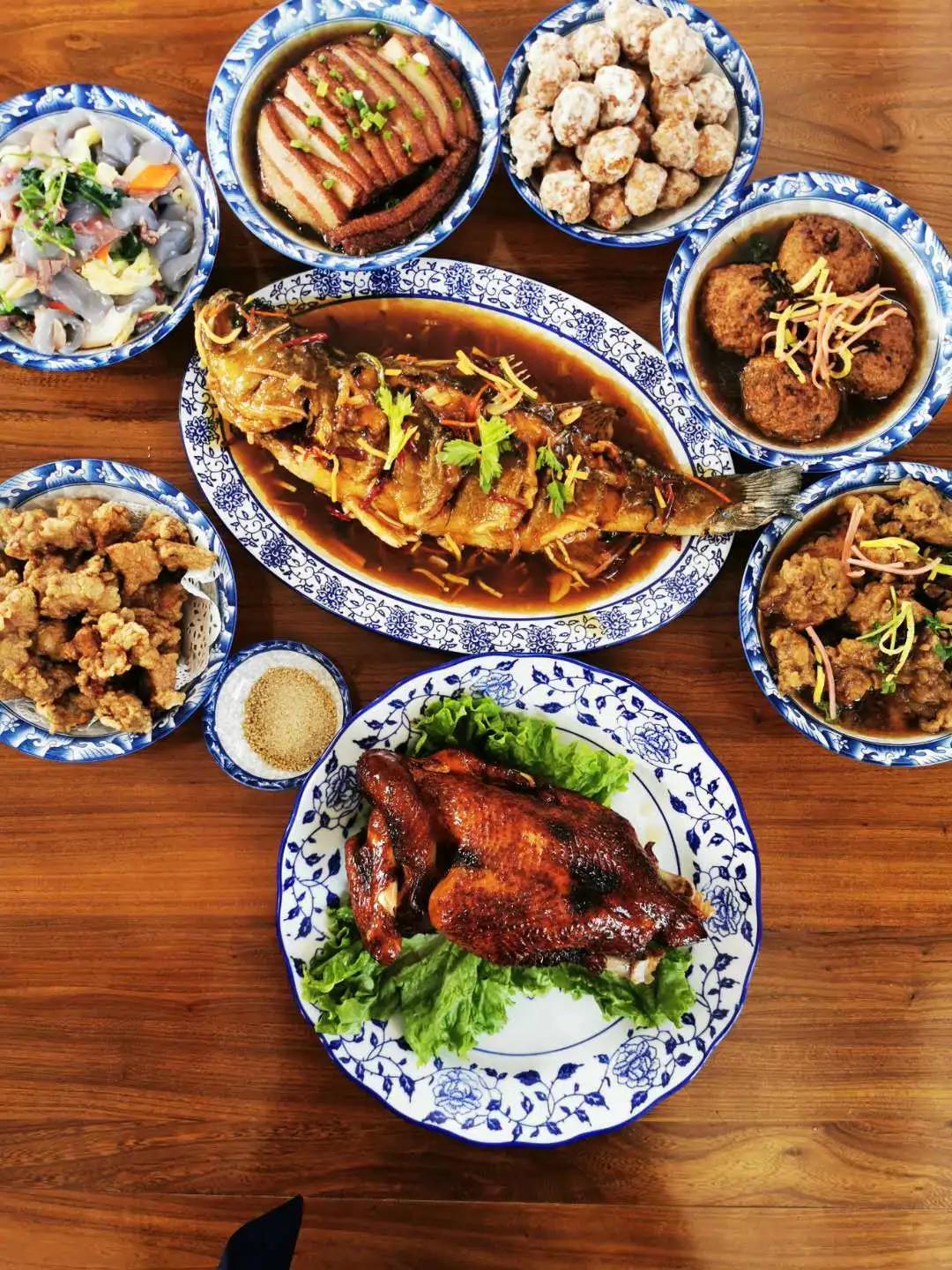 这里将蓬莱各乡镇的婚宴菜进行挖掘,整理,提炼,形成了以(扣肉,四喜