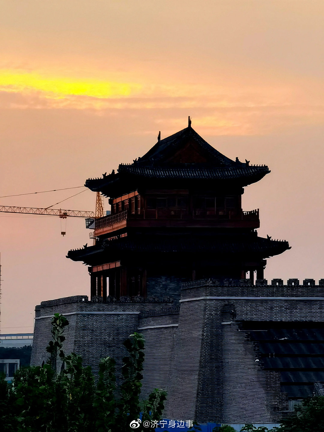 济宁 昨天,济州古城宣阜门亮起了灯_高清图集_新浪网