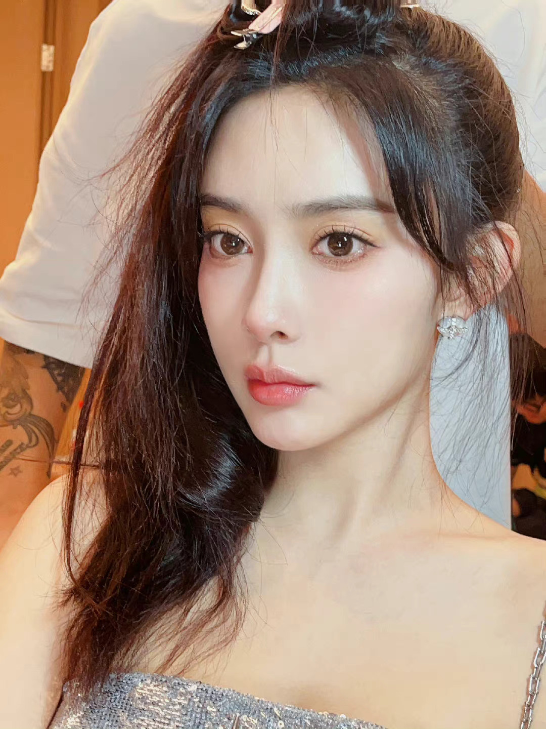 孟子义晒九宫格live图随拍～ 孟姐的日常生活照,素颜好美啊