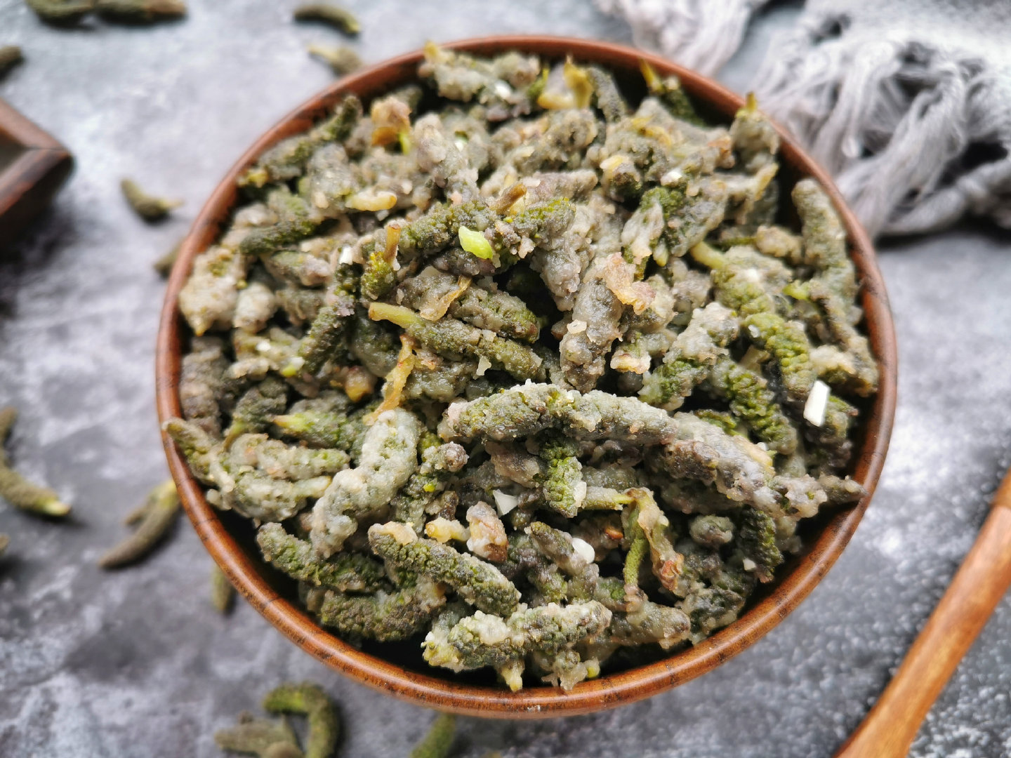 长相最难看的野菜,上锅一蒸比肉香,怪不得农村人抢着摘