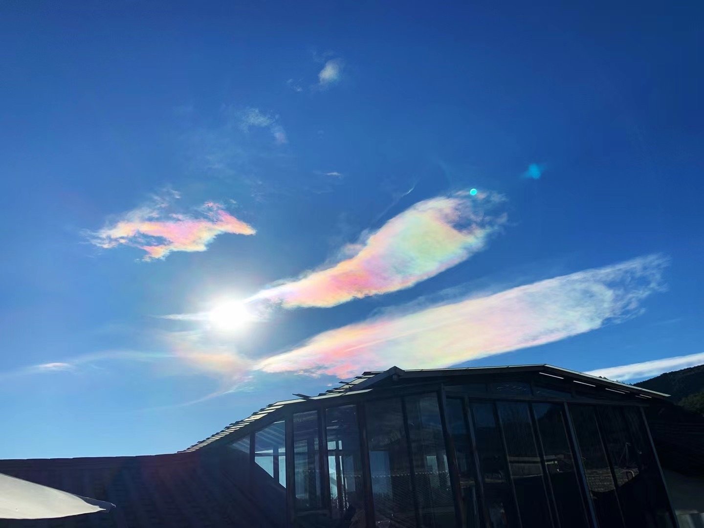 从朋友圈扒来的今日份丽江七彩祥云_高清图集_新浪网