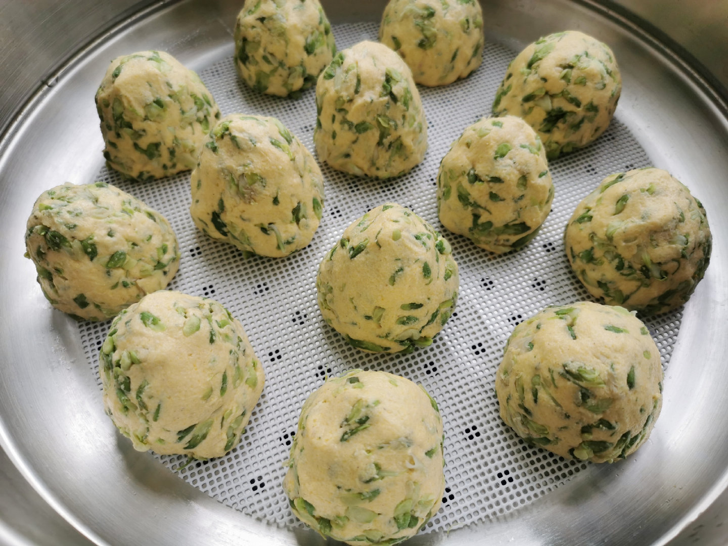 【洋槐花窝窝头】