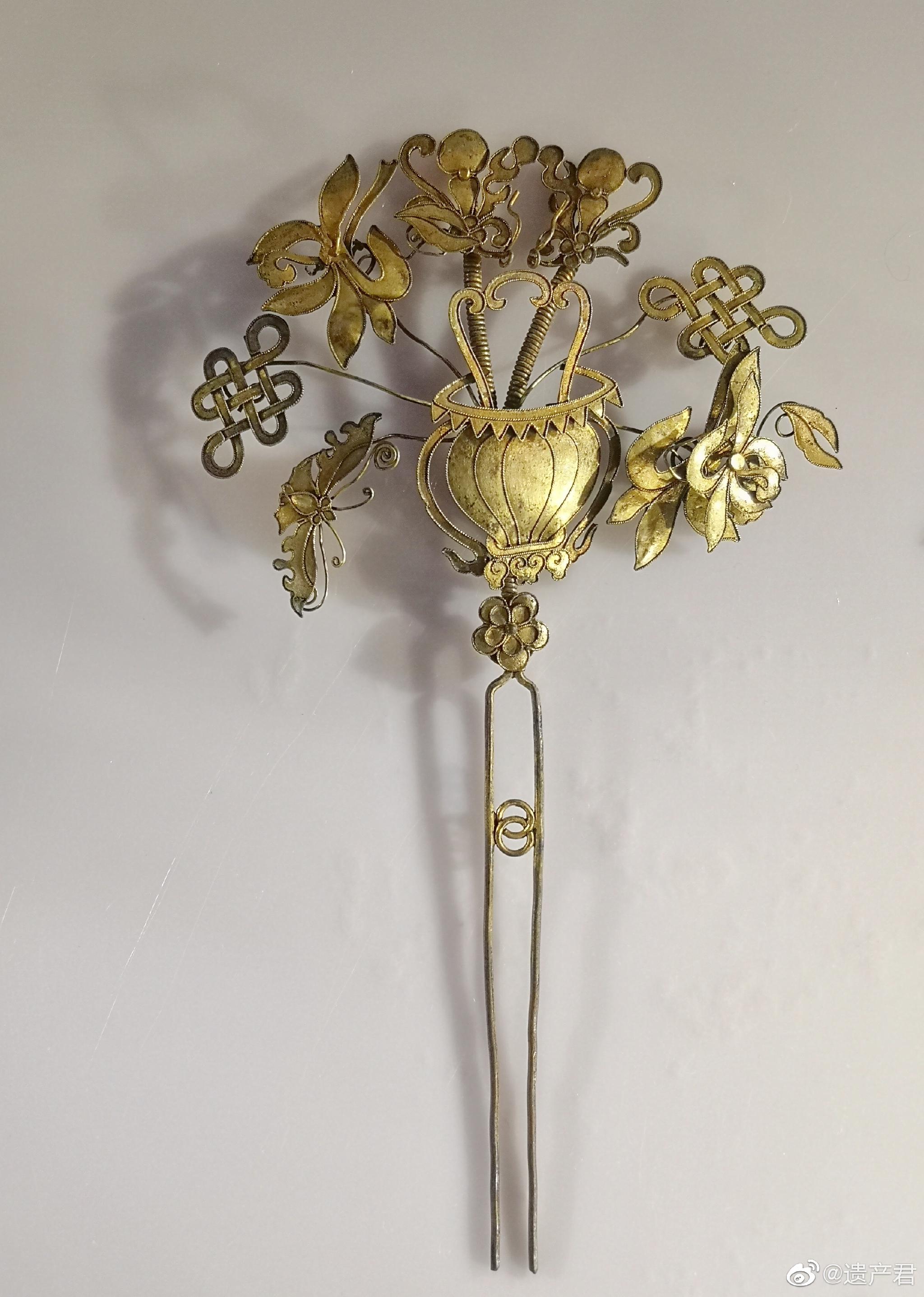 苏州状元博物馆收藏的一套清代银鎏金首饰