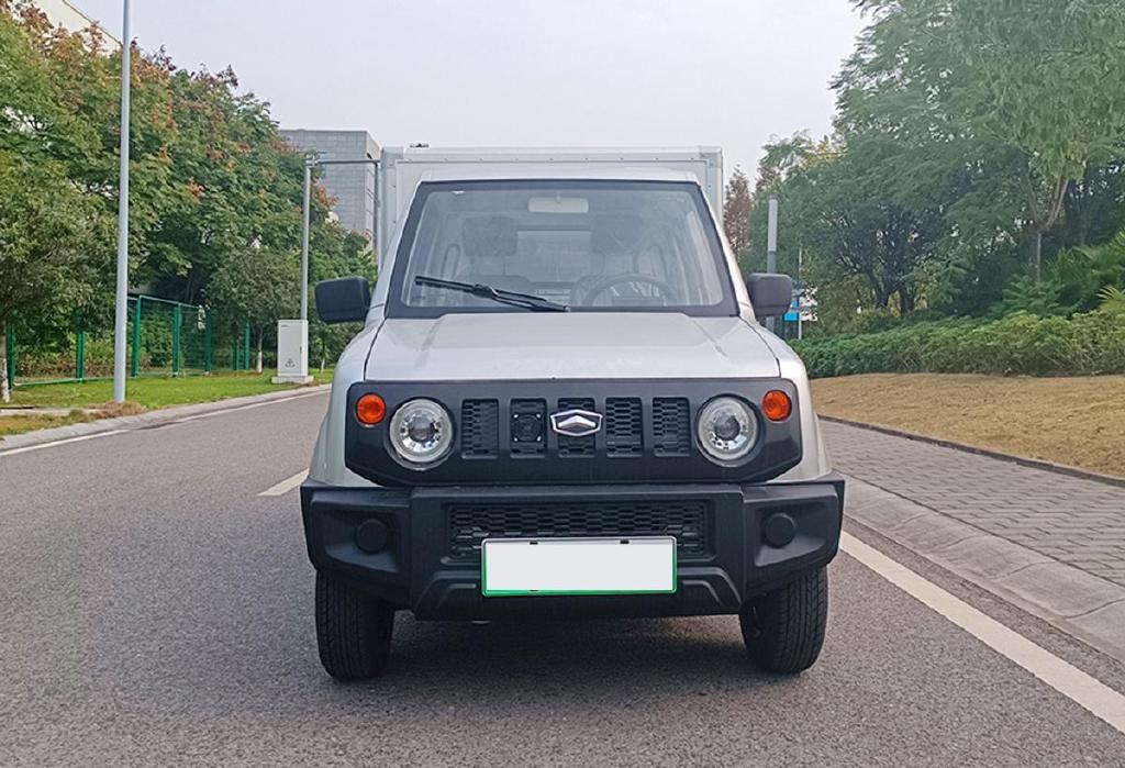 吉姆尼版的国产小皮卡外观很复古时尚2门2座续航185km