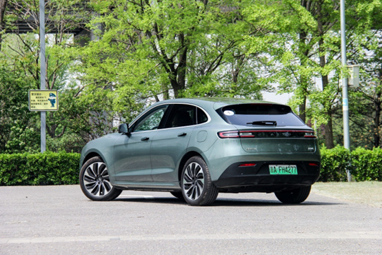 30万级新能源SUV对比，岚图FREE和问界M5选谁更合适？