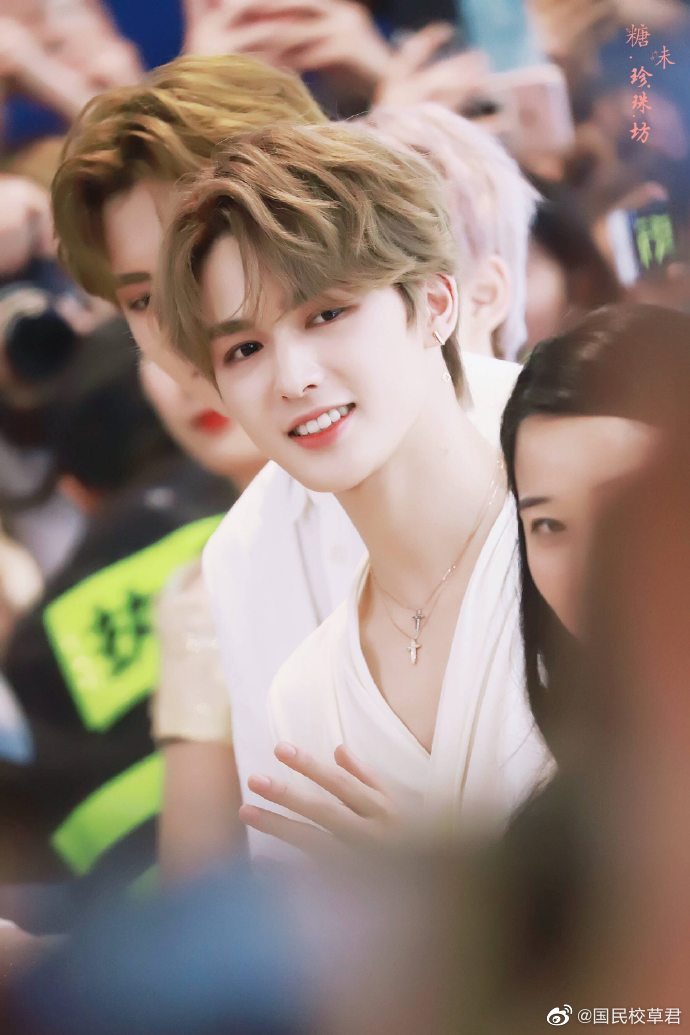 朱正廷的神仙发色,是撕漫男本人没错了,谁能不可以