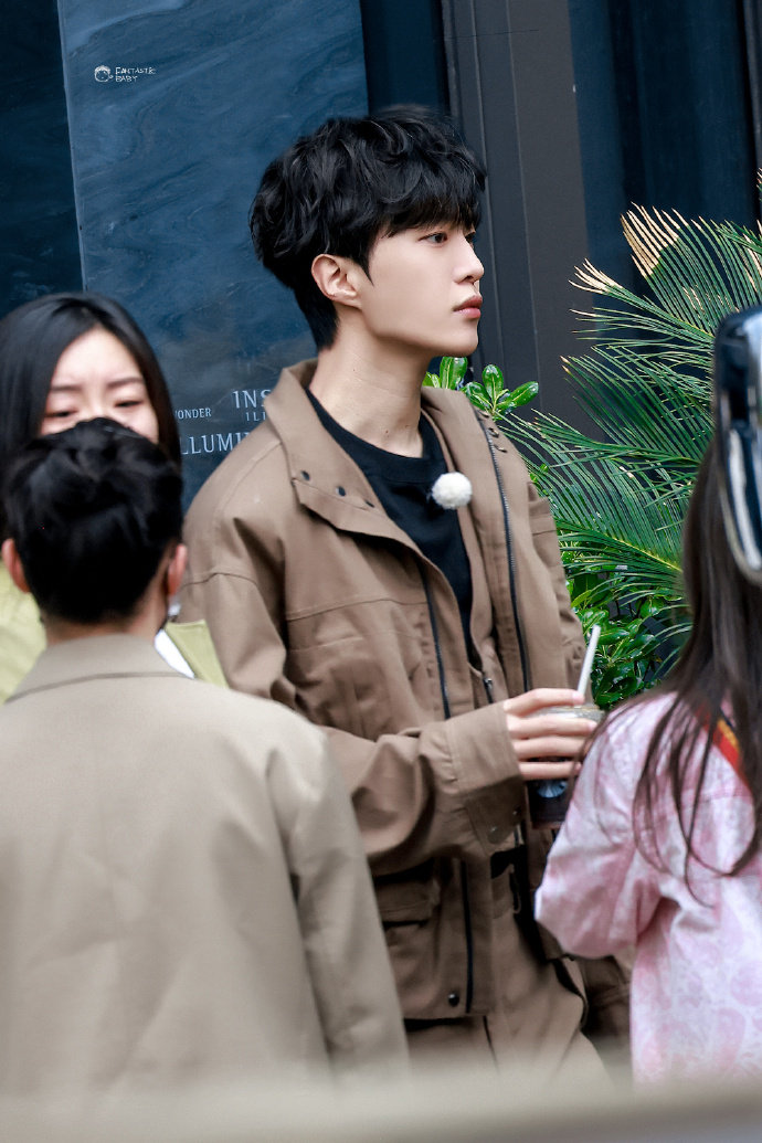 范丞丞《奔跑吧》_高清图集_新浪网