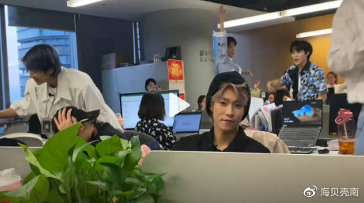 与窦唯女儿约会？岳明辉再次澄清，并晒聊天记录：我30了，勿扰休闲区蓝鸢梦想 - Www.slyday.coM