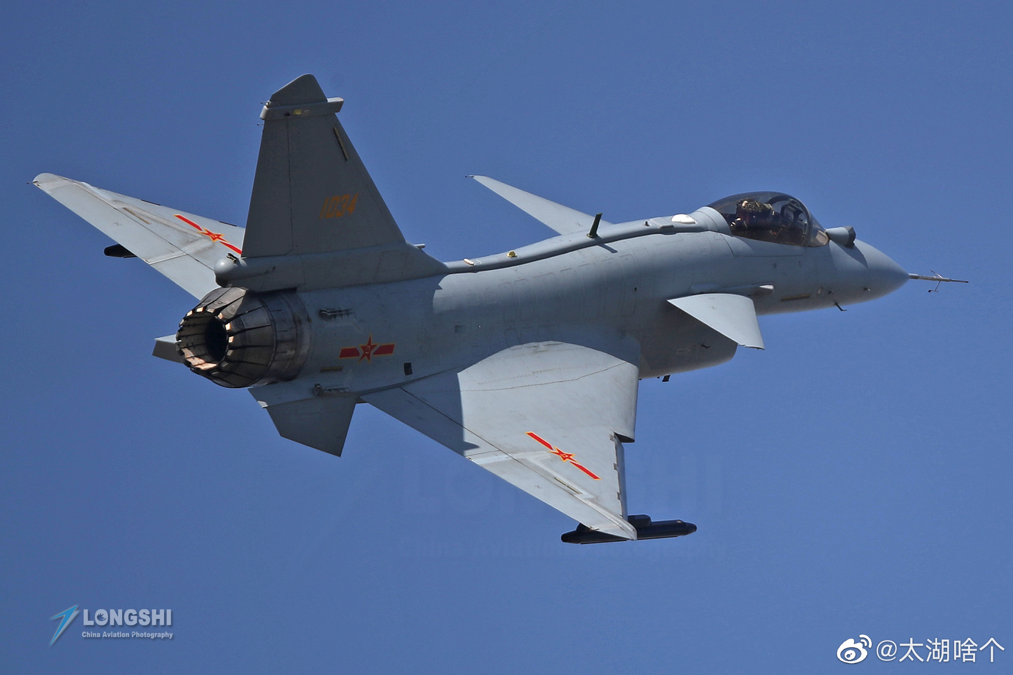 歼10猛龙战斗机是我国航空工业的一个里程碑