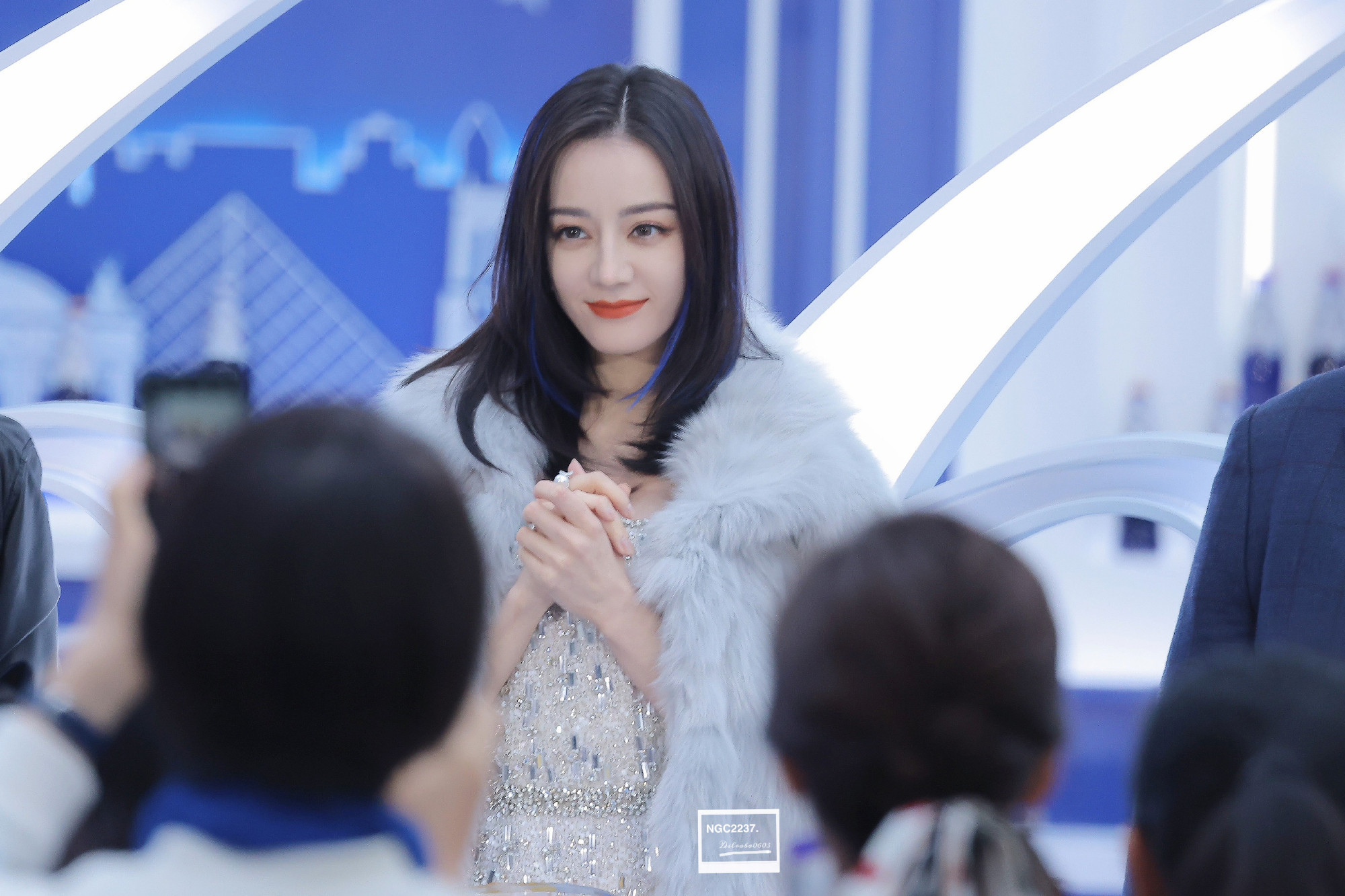 迪丽热巴广州品牌活动饭拍图这是什么气质女明星啊