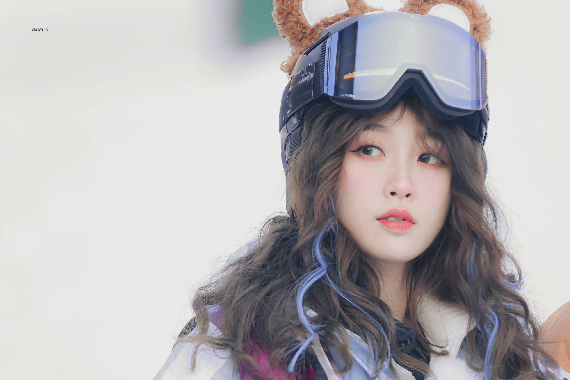 虞书欣《超有趣滑雪大会》录制饭拍 捕捉一只滑雪的小熊……__财经