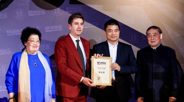 天织燕语董事长刘成伟上榜2020胡润百富青年产业领袖