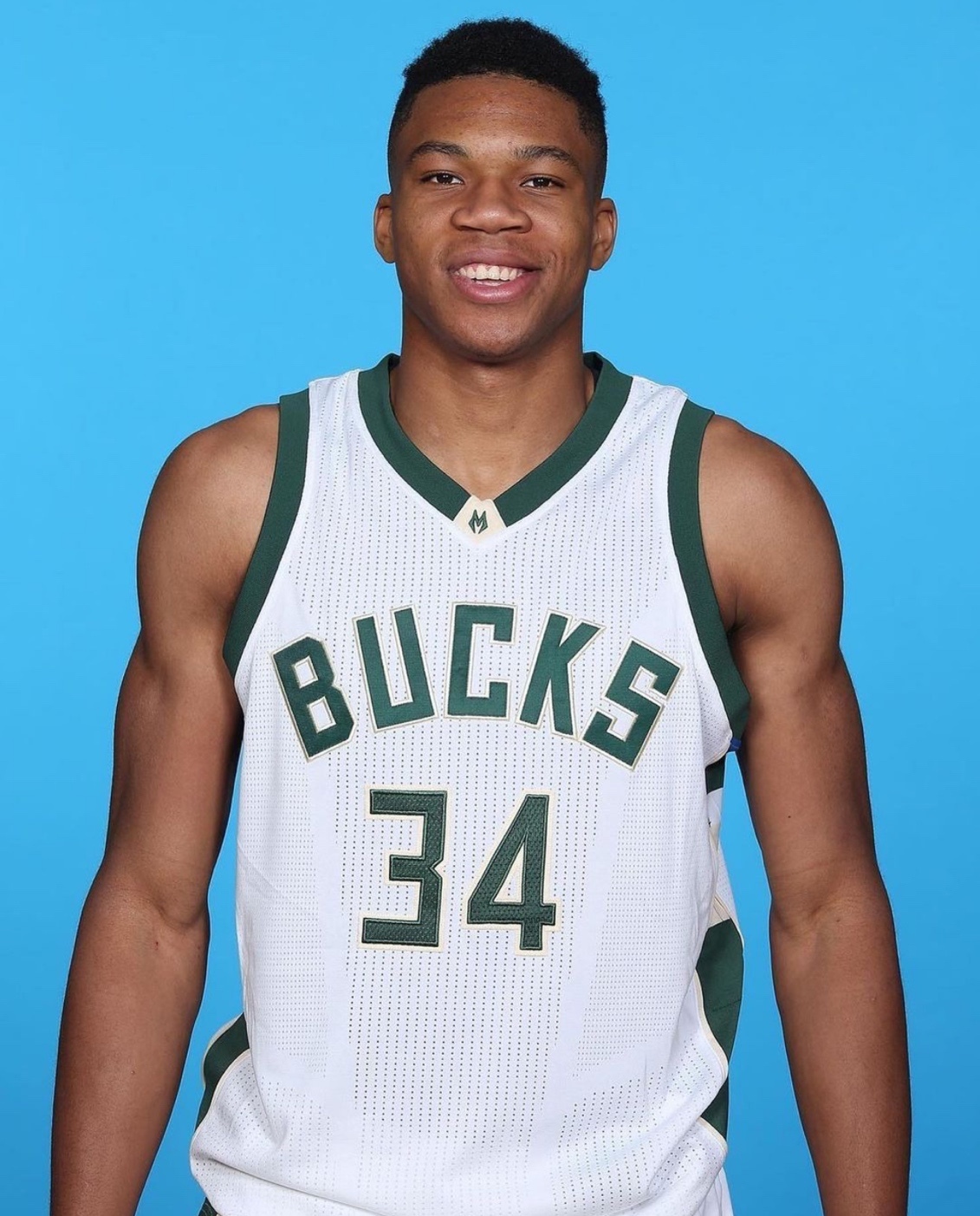 字母哥强势表现挑战快船防线