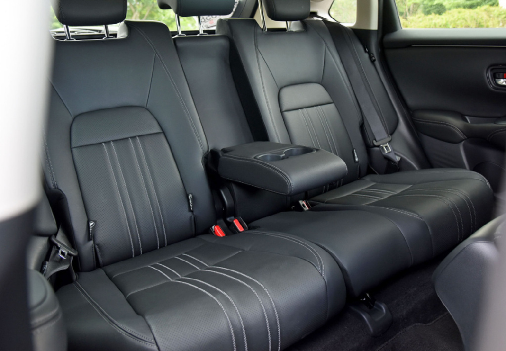 老对手再相逢，本田ZR-V对比丰田锋兰达，谁更超值？