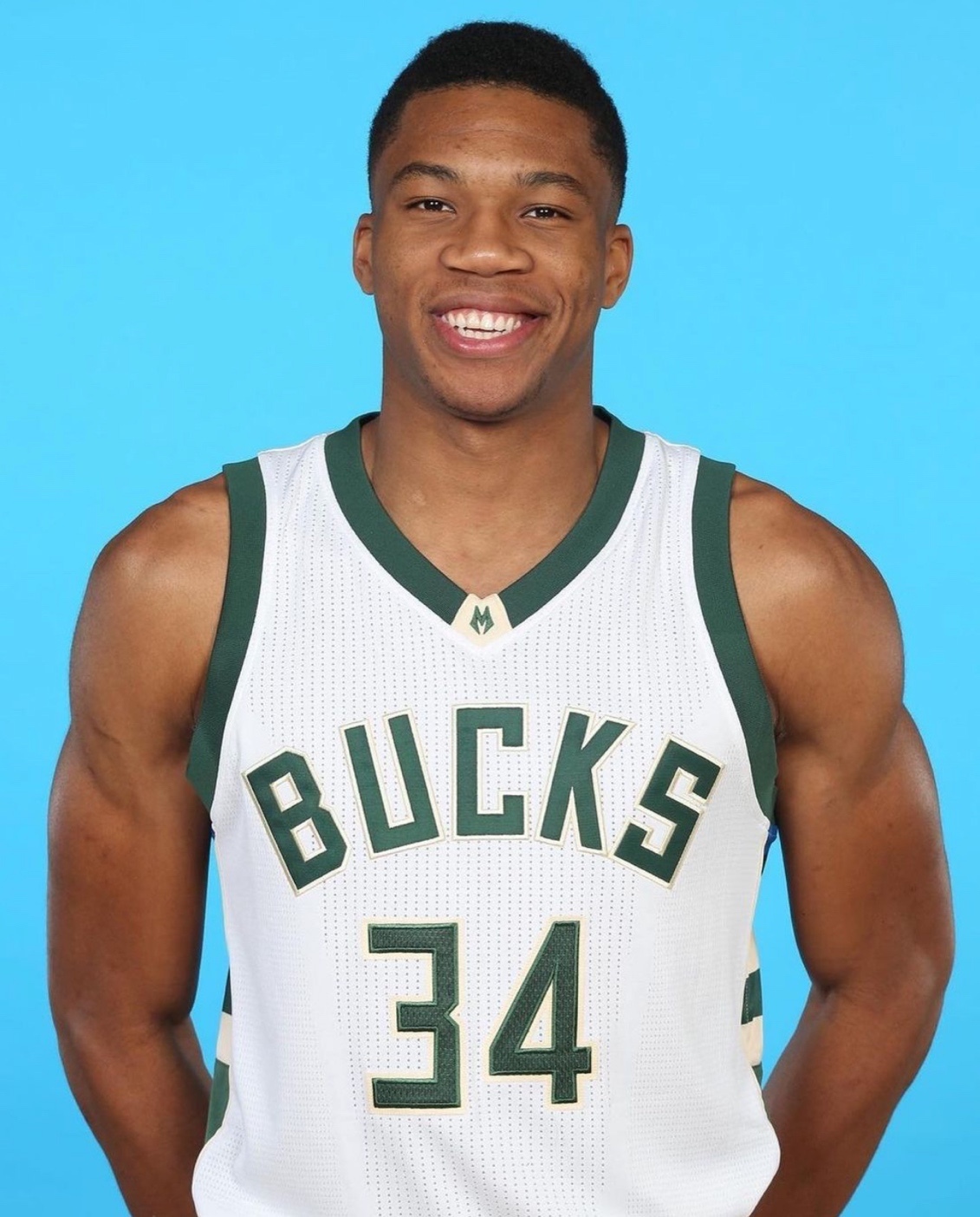 字母哥强势对决库里三分神准两大巨星上演巅峰较量引燃全场激情