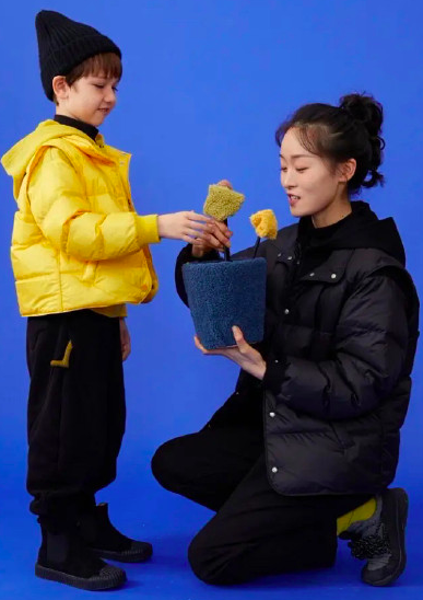 任真真上学的时候比较积极,所以网上还能搜到不少有关她的照片和信息