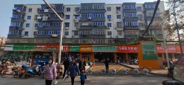 三里街农贸市场旧貌换"新颜"|农贸市场|街道|商户_新浪新闻