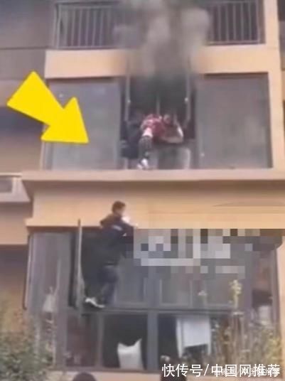 外卖小哥送餐途中见义勇为，制服持刀小偷休闲区蓝鸢梦想 - Www.slyday.coM