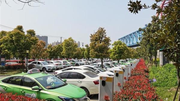 为了新能源车主充电的事，合肥专门成立一家国有充电公司，建了1万多个充电桩休闲区蓝鸢梦想 - Www.slyday.coM