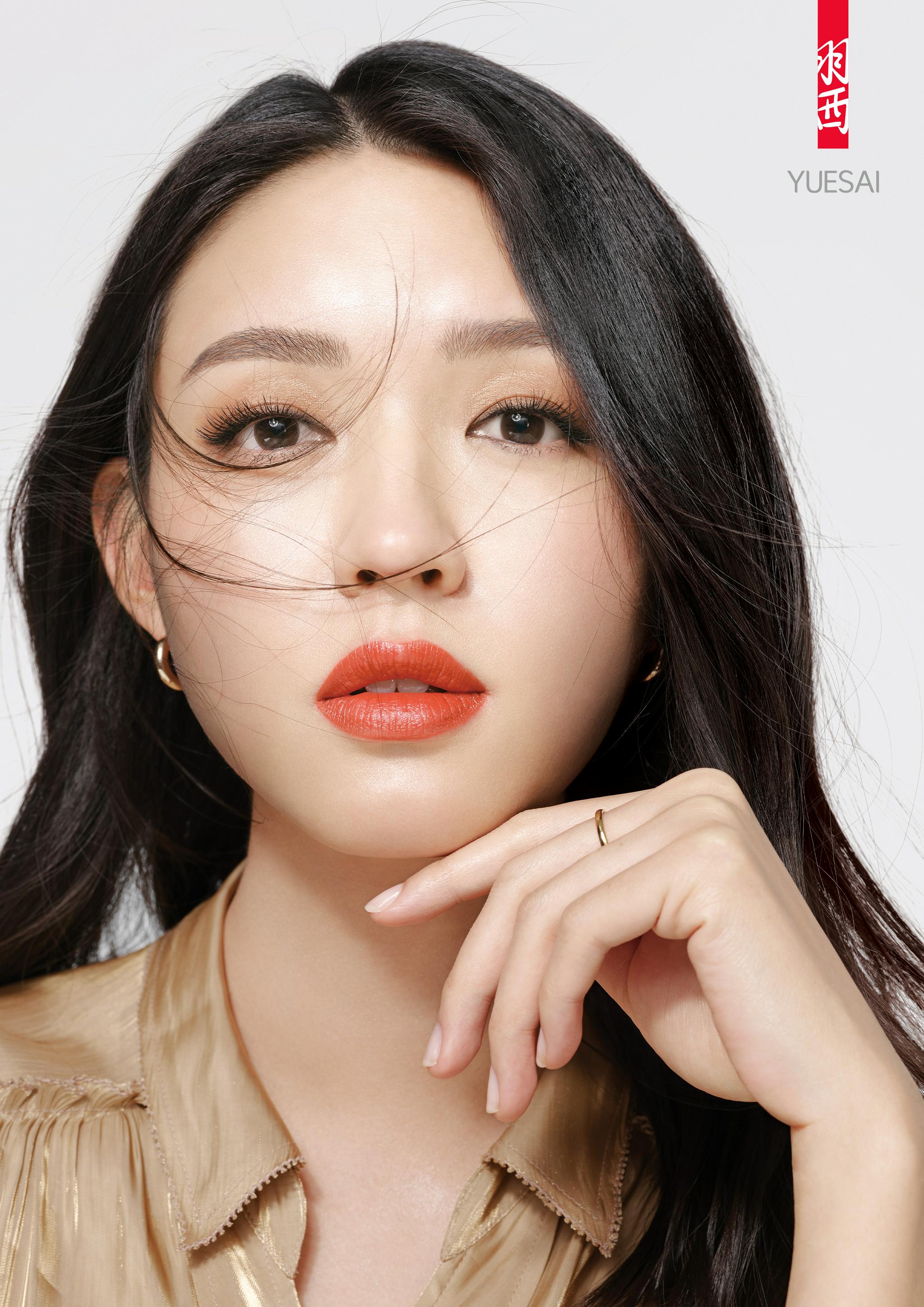 中国首位世界小姐成为