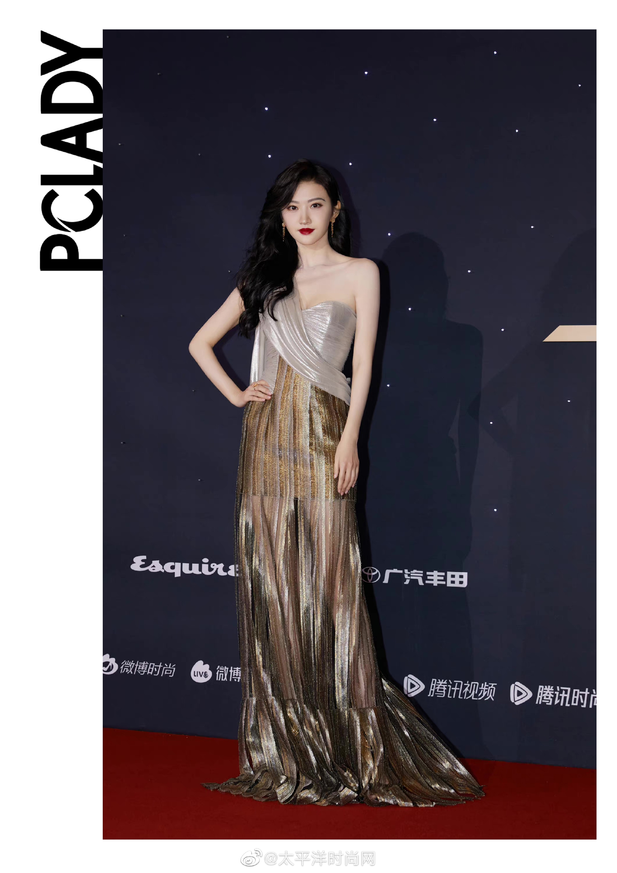 红毯上的女明星造型真的是风格多变!_高清图集_新浪网