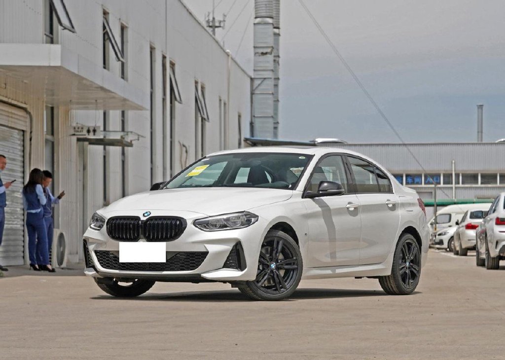 起售价2089万元2023款宝马1系正式上市提供20t发动机可选