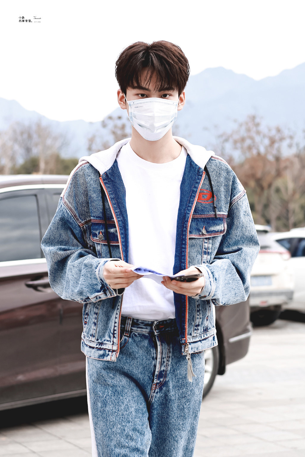 我们大帅哥口罩怎么戴反了呀!真是呆萌呆萌的!_高清图集_新浪网