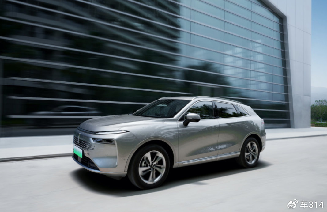 大五座旗舰电动SUV的决赛圈，新摩卡DHT-PHEV对比护卫舰07