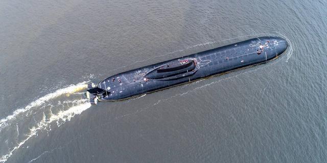 美国最强航母怕不怕台风级核潜艇?那肯定是怕的休闲区蓝鸢梦想 - Www.slyday.coM 美国最强航母怕不怕台风级核潜艇?那肯定是怕的休闲区蓝鸢梦想 - Www.slyday.coM