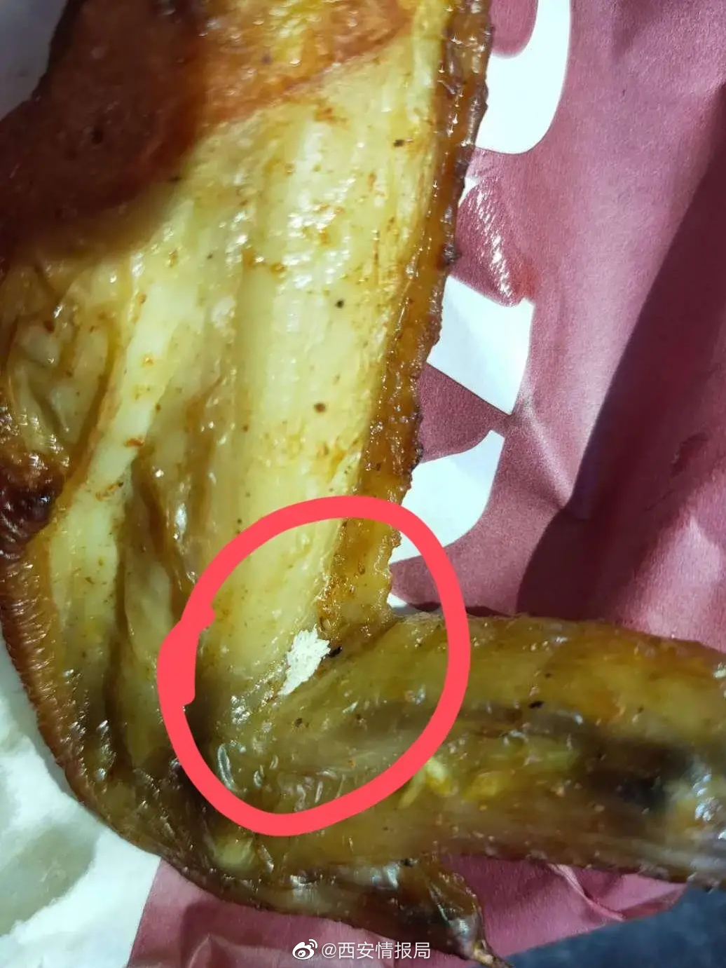 在肯德基外卖中吃到疑似蛆虫的"白卵"_高清图集_新浪网
