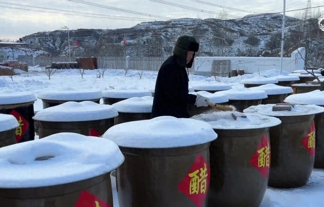 新春走基层|捞冰醋里 寻回山西的年味记忆|老陈醋|山西省|三九|冰点|央视新闻_新浪新闻