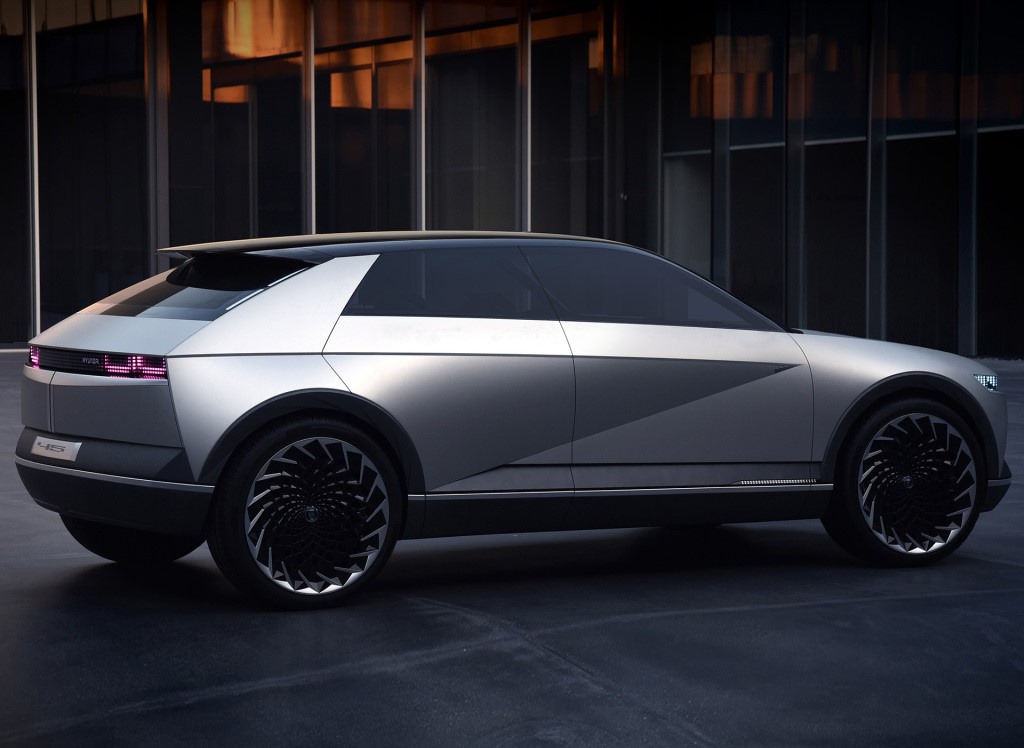 上图为现代45概念车