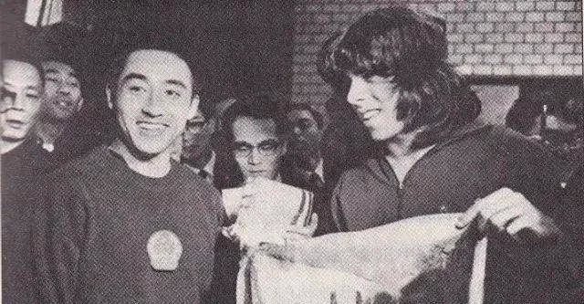 国外乒坛名将,意外打破中美僵局,小球推动大球促成中美建交|中美|庄则栋|科恩_新浪新闻