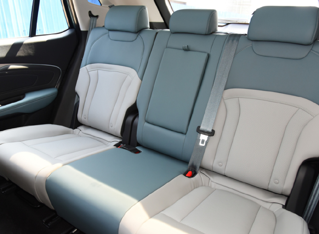 比亚迪宋PLUS EV对比广汽埃安V Plus