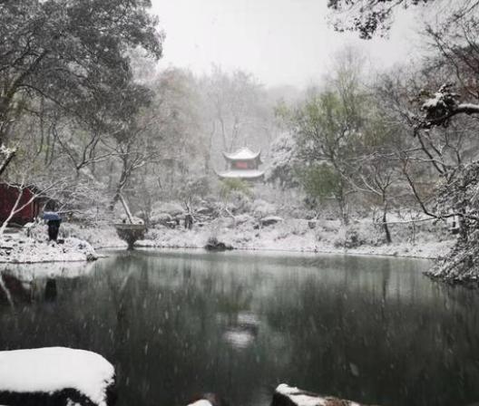 湖南多地发布停课放假通知，低温雨雪冰冻灾害达Ⅳ级，多地有暴雪休闲区蓝鸢梦想 - Www.slyday.coM
